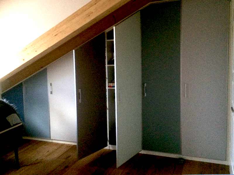 Massivholzbett Schreinerei Geiger in EschenloheDachschrägenschrank aus der Schreinerei Geiger in Eschenlohe Dachschrägenschrank aus der Schreinerei Geiger in Eschenlohe
